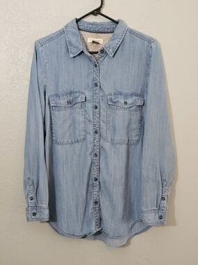 Anthropologie/Pilcro Chambray Button Down Shirt Blue Floral Lining Womens Small